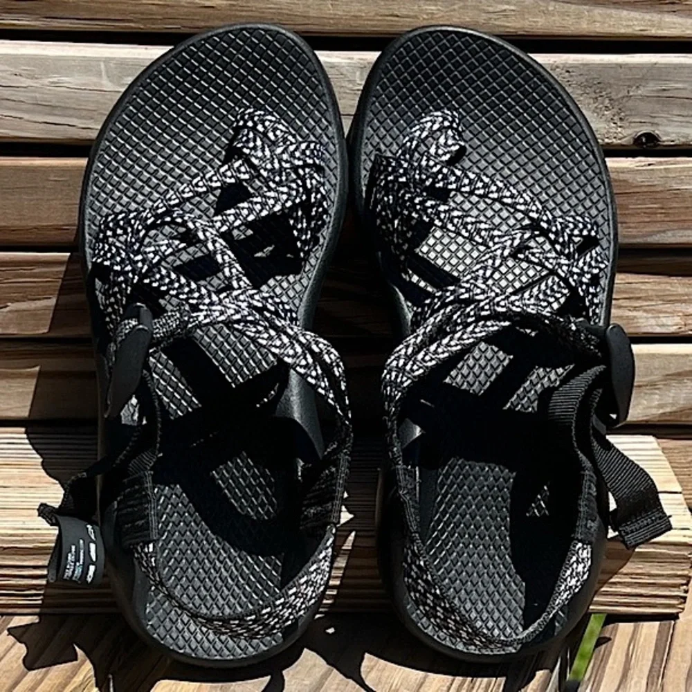 - Chaco Zx2 Classic Double Strap Toe Sandals SZ 6! LIKE NEW!